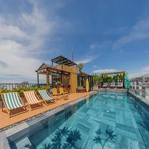 Hotel Seahorse Signature By Haviland